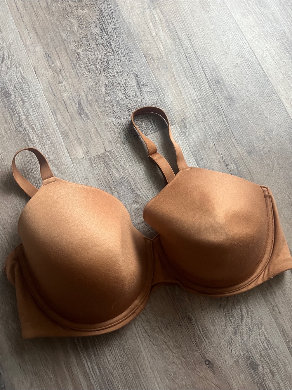 Auden Smooth Molded Bra in Tan wired The Superstar